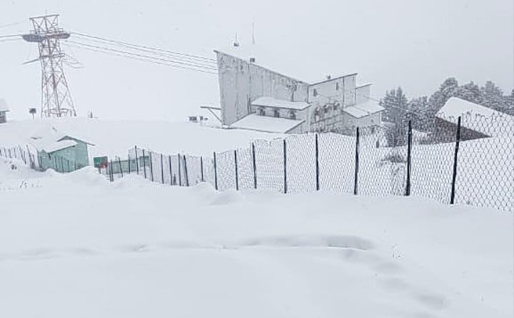 हिमक्रीड़ा स्थल औली बर्फ से हुआ लबालब ; स्किइंग  कोर्स भी शुरु होग