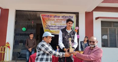 नागनाथ कॉलेज की वार्षिक क्रीड़ा प्रतियोगिताओं में छात्र वर्ग में विकास तथा छात्रा वर्ग में  नेहा को चैम्पियन घोषित किया गया