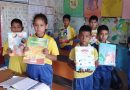 स्कूलो में छात्र- छात्राओं को पाठ्य पुस्तकें मिलते ही खिल उठे उनके चेहरे