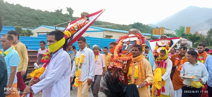 देवी कालिंका  के उत्सव यात्रा मार्ग को हड़प लिया हवाई पट्टी और रेल लाइन ने