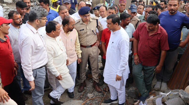 गढ़वाल सांसद बलूनी पंहुंचे आपदा प्रभावित थराली और चेपडों,  दिलाया हरसंभव मदद का भरोसा