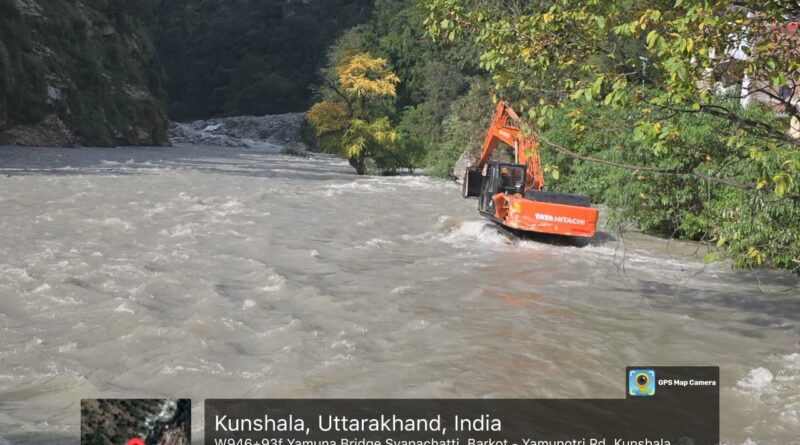 स्यानाचट्टी अपडेट: यमुना नदी में गाद हटाने का कार्य युद्धस्तर पर