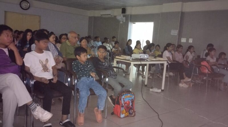 दून पुस्तकालय एवं शोध केंद्र के बाल प्रभाग ने बच्चों को दिखाई हैरी पॉटर फ़िल्म