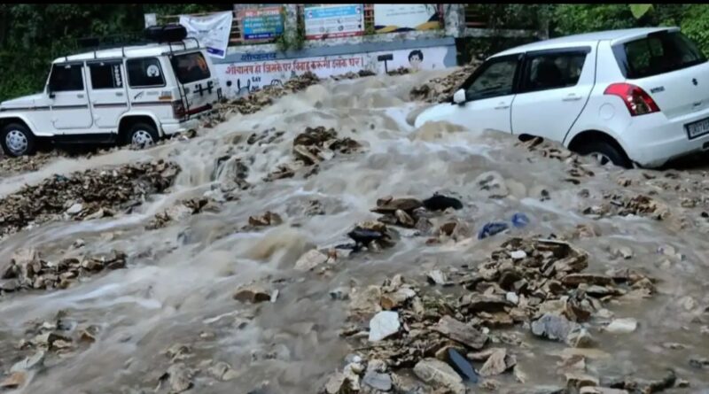 चमोली जिले में कई स्थानों पर बरसी आसमानी आफत, भूस्खलन ने मचाई तबाही, कुछ दबे कुछ घायल