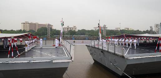 बहु-मिशन स्टील्थ फ्रिगेट – आईएनएस उदयगिरि और आईएनएस हिमगिरि को विशाखापत्तनम में भारतीय नौसेना में शामिल