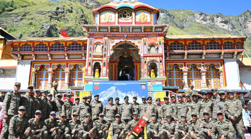 बद्रीनाथ से माउंट मुकुट पूर्व के लिए गढ़वाल राइफल्स का अभियान शुरू