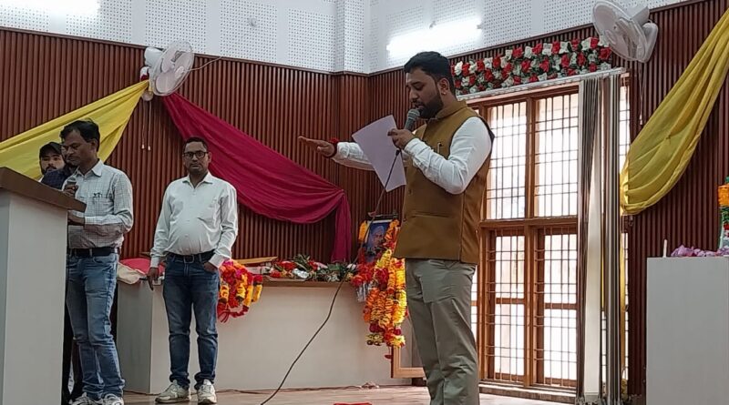 देवाल के नवनिर्वाचित ब्लॉक प्रमुख तेजपाल सिंह रावत ने ली शपथ हरेंद्र बिष्ट की रिपोर्ट