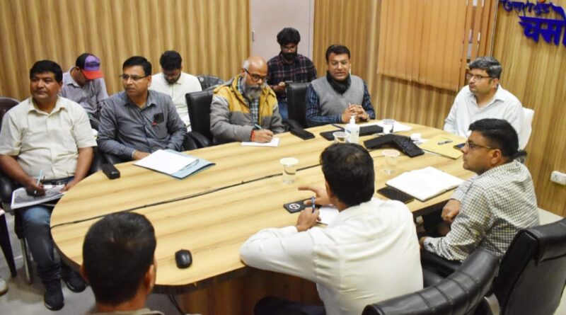 जोशीमठ में जल निकासी और सीवरेज व्यवस्था पर मंथन, जिलाधिकारी ने दिए चरणबद्ध कार्य के निर्देश