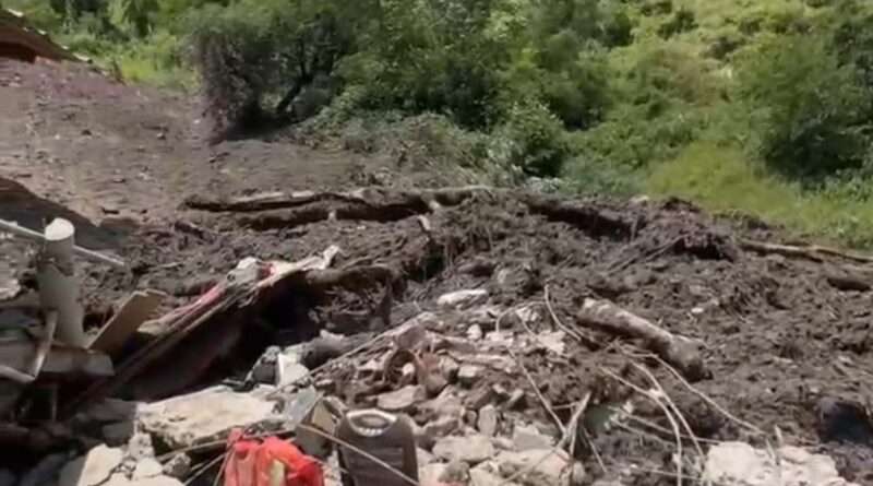 आपदाग्रस्त सबगड़ा गांव में फिर फटा बादल, मकान ध्वस्त, छह परिवारों को राहत शिविर में शिफ्ट किया गया