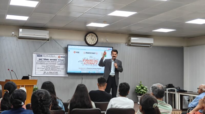 दून पुस्तकालय केंद्र ने युवाओं के लिए आयोजित किया वित्तीय साक्षरता पर सत्र