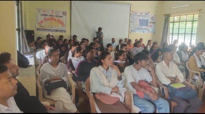 हिंदी दिवस की पूर्व संध्या पर जोशीमठ महाविद्यालय में विचार गोष्ठी