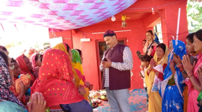 शरणा चाई में गौरा अम्बा देवी मंदिर में नौ दिवसीय नवरात्र पाठ, श्रद्धालुओं का उमड़ा सैलाब