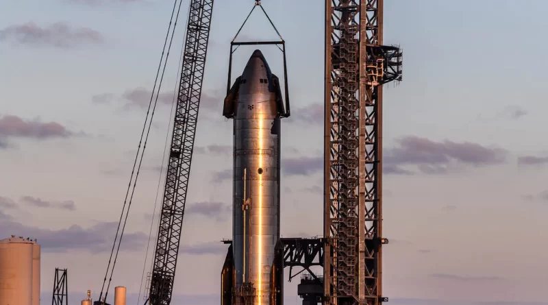 U.S. Is Losing Race to Return to Moon, Critics Say, Pointing at SpaceX