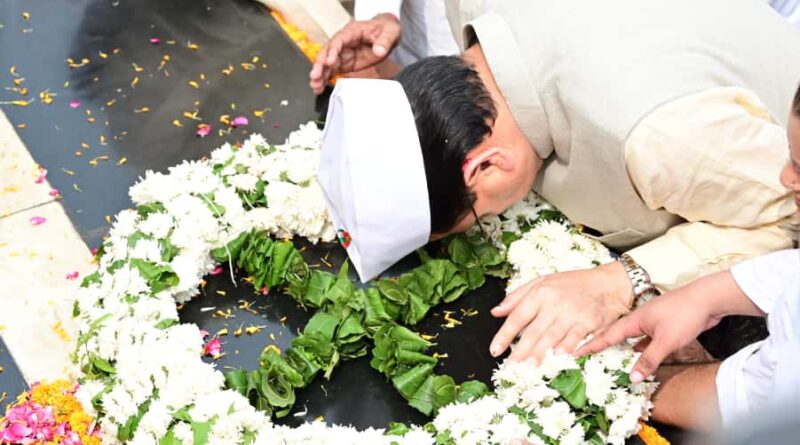 रामपुर तिराहा शहीदों को मुख्यमंत्री श्री पुष्कर सिंह धामी ने दी श्रद्धांजलि