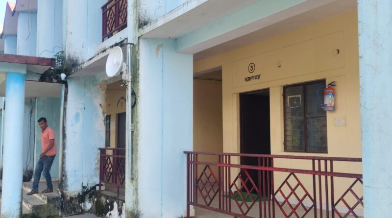 पोखरी तहसील में न एसडीएम है और न तहसीलदार, जनता आखिर जाये किसके पास