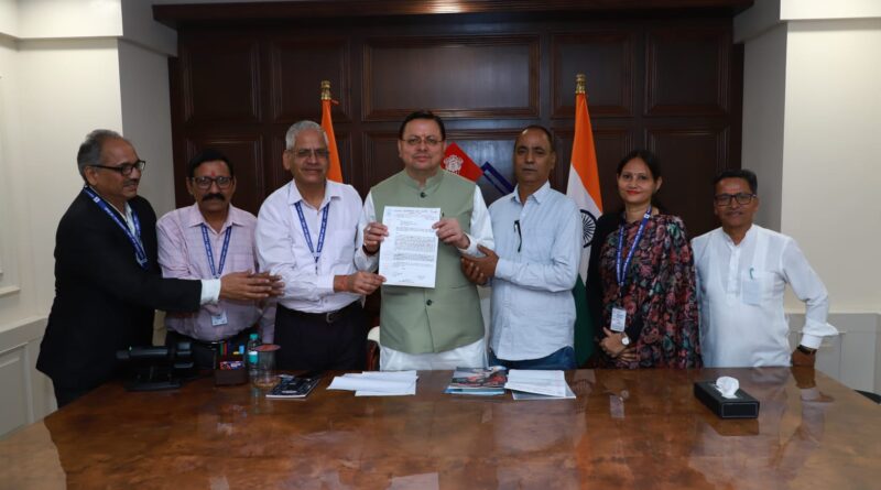 गढ़वाल हितैषिणी सभा ने मुख्यमंत्री आपदा राहत कोष में दिए ₹3.51 लाख