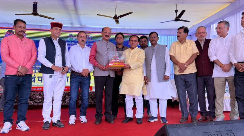 श्रीनगर गढ़वाल में सहकारिता मेला शुरू, मंत्री सुबोध उनियाल ने किया उद्घाटन