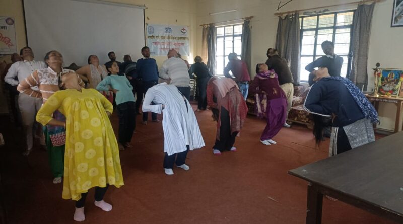 राजकीय स्नातकोत्तर महाविद्यालय जोशीमठ में योग प्रशिक्षण कक्षाएं प्रारंभ