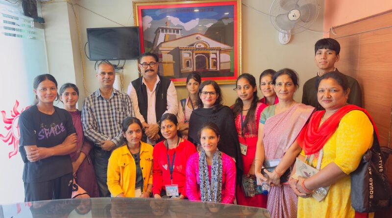 नरेंदरनगर महाविद्यालय के छात्रों ने किया कुंजापुरी पर्यटन एवं विकास मेले का शैक्षणिक भ्रमण