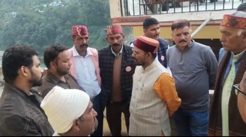 विधायक ने किया आपदा प्रभावित सीएचसी थराली भवन का निरीक्षण