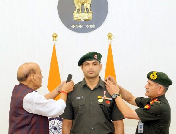 भाला फेंक खिलाड़ी नीरज चोपड़ा को मिला प्रादेशिक सेना में लेफ्टिनेंट कर्नल का मानद पद