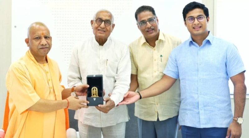 सीएम योगी आदित्यनाथ से टीएमयू चांसलर की शिष्टाचार भेंट