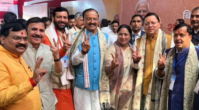 मुख्यमंत्री धामी पटना में नितीश सरकार के शपथ ग्रहण समारोह में हुए सम्मिलित