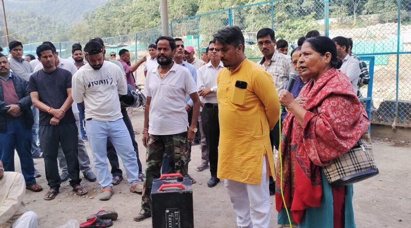 विभिन्न सगठनों का ऋषिकेश में शराब ठेका हटाने के आंदोलन को समर्थन