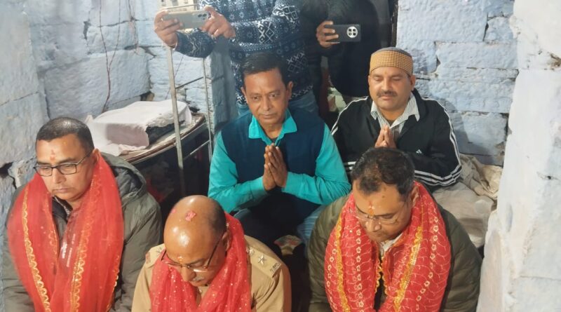 नंदा देवी राजजात यात्रा 2026 की तैयारियों को लेकर डीएम ने नंदकेशरी में की बैठकें