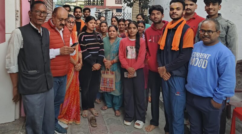 गौचर में खुला विश्व हिन्दु परिषद और बजरंग दल का सिलाई केंद्र