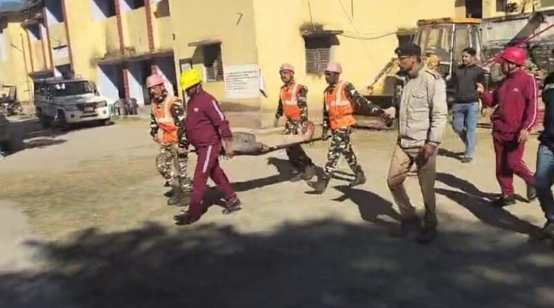 थराली तहसील परिसर में भूकंप की मॉक ड्रिल : 10 लोग घायल, राहत-बचाव दलों ने किया सफल रेस्क्यू