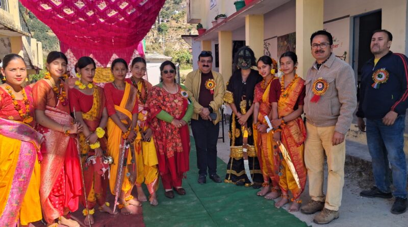 खंड स्तरीय वरिष्ठ वर्ग संस्कृत प्रतियोगिता रंगारंग कार्यक्रमों के साथ सम्पन्न