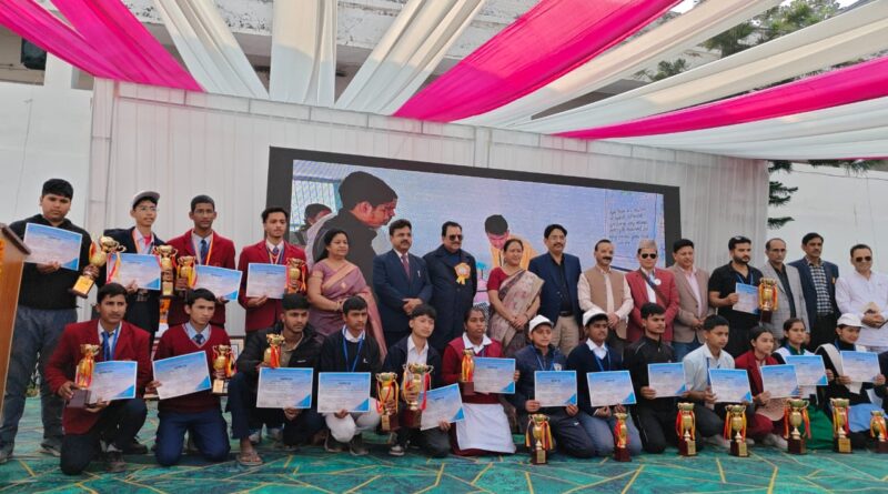अब्दुल कलाम राज्य विज्ञान महोत्सव में जिला चमोली की चमक, सात विद्यार्थी राष्ट्रीय स्तर के लिए चयनित