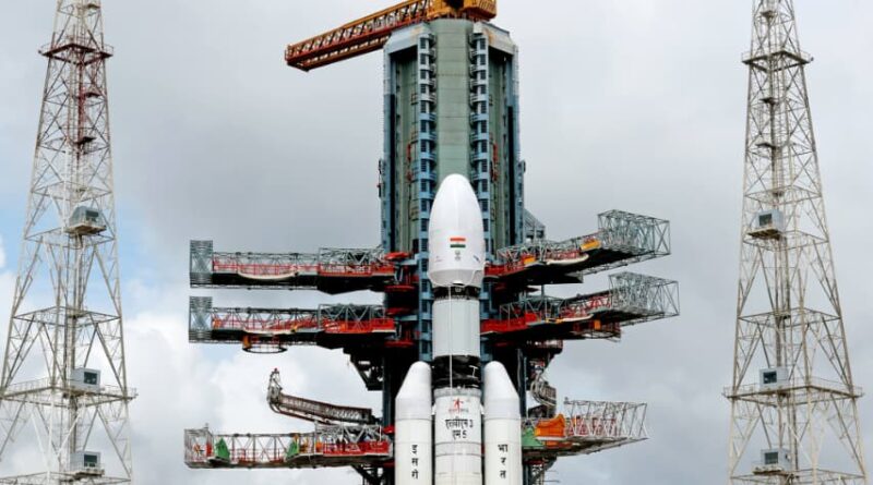 ISRO ने रचा इतिहास: ‘बहुबली’ रॉकेट ने भेजा देश का सबसे भारी उपग्रह, पीएम मोदी ने दी बधाई