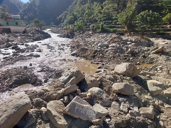 नंदाकिनी घाटी में आपदा का कहर: अनियोजित विकास ने बढ़ाई मुसीबत