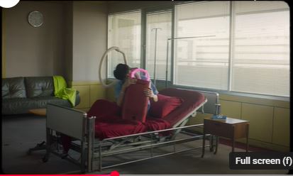 इफ्फी ने थाईलैंड की अति विचित्र फिल्म ‘अ यूजफुल गोस्ट’ के साथ अंतर्राष्ट्रीय खंड का यादगार  समापन