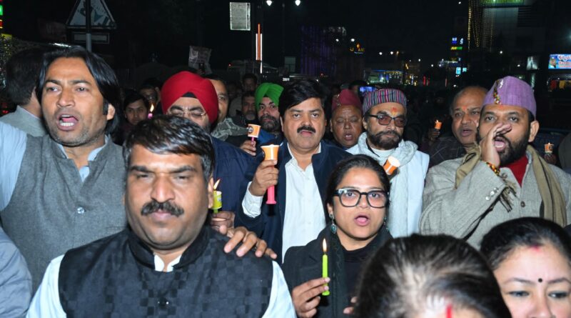 अंकिता भंडारी प्रकरण में न्याय की मांग को लेकर कांग्रेस का कैंडल मार्च