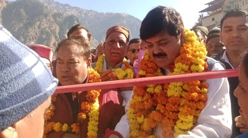 जोशीमठ में पैनखंडा महोत्सव शुरू, गोदियाल ने।किया उद्घाटन