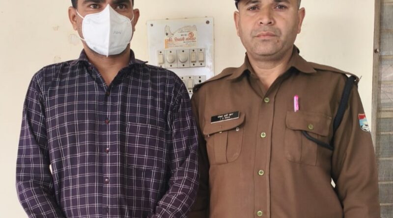 कोटद्वार पुलिस ने ढाई हजार के इनामी मुल्ज़िम को महाराष्ट्र से किया गिरफ्तार