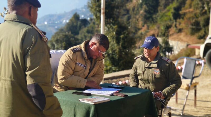 पुलिस उपाधीक्षक ने किया पोखरी थाने का औचक निरीक्षण