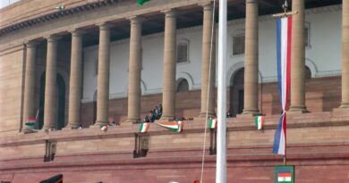 भारत का शासन  : स्वतंत्रता से गणतंत्र तक के 894 दिन