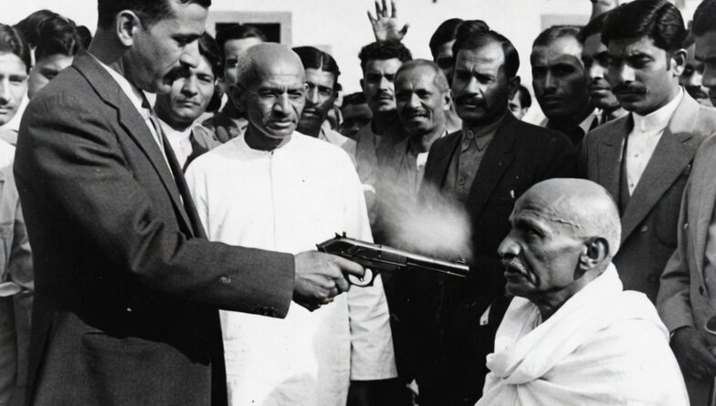 गांधी की हत्या: व्यक्ति, विचार और न्याय का अंतहीन संघर्ष