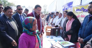 मुख्यमंत्री धामी ने ‘जन-जन की सरकार, जन-जन के द्वार’ शिविर का किया निरीक्षण