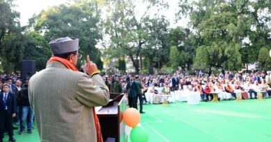 गणतंत्र दिवस पर सीएम धामी ने गांधी पार्क में गाया ‘वंदे मातरम्’, दिया विकास और राष्ट्रभक्ति का संदेश