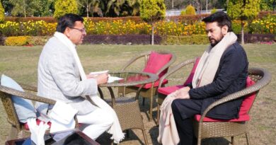 पूर्व केंद्रीय मंत्री अनुराग ठाकुर ने की मुख्यमंत्री धामी से मुलाकात