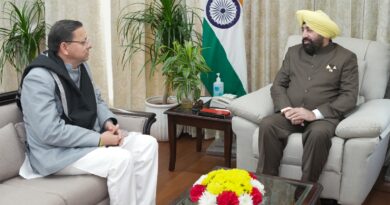 मुख्यमंत्री धामी ने राज्यपाल गुरमीत सिंह से शिष्टाचार भेंट की