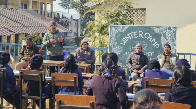 नागनाथ इंटर कॉलेज में पोखरी पुलिस का जनजागरूकता अभियान