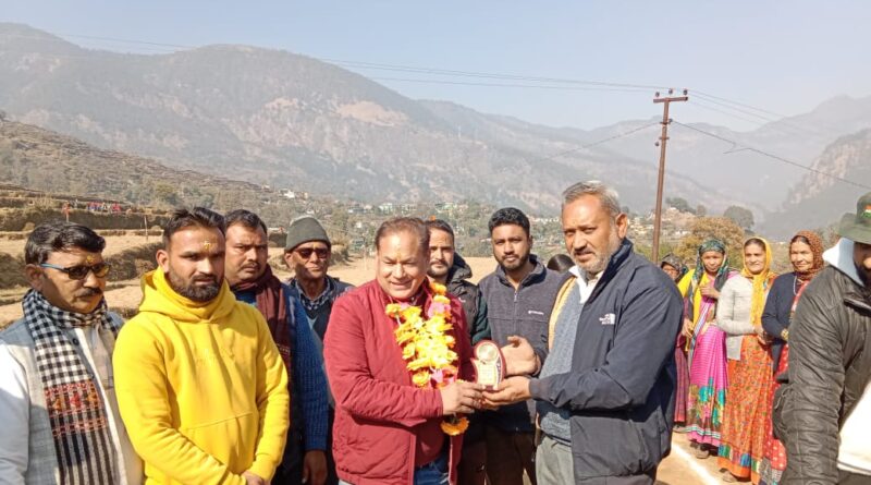 प्रवीण राणा मेमोरियल क्रिकेट टूर्नामेंट: पोखरी व काण्डई चन्द्रशिला की टीमें सेमीफाइनल में पहुँचीं