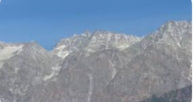 हिमालय की गगनचुंबी चोटियां तरस रही हैं बर्फबारी के लिए