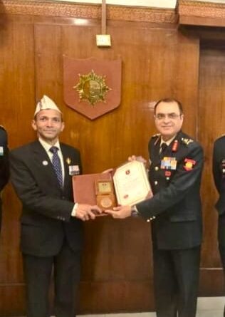 आर्मी डे पर पूर्व सैनिक व अंतरराष्ट्रीय अल्ट्रा ट्रेल रनर कलम सिंह बिष्ट सम्मानित